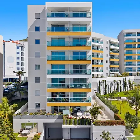 Atlantic View By An Island * Funchal (Madeira)