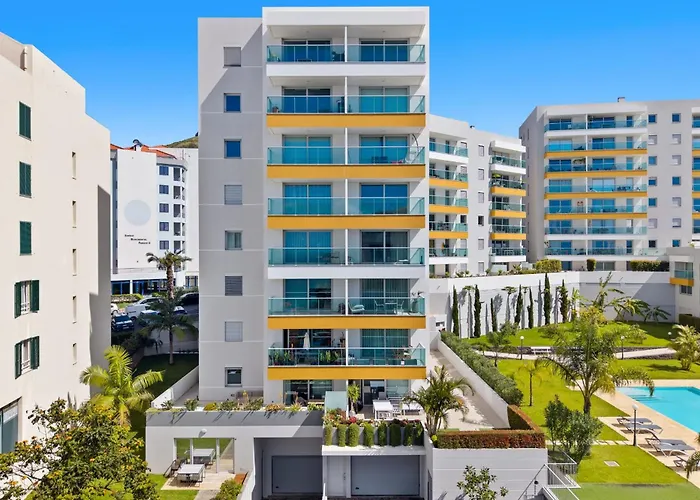 Atlantic View By An Island * Funchal (Madeira)